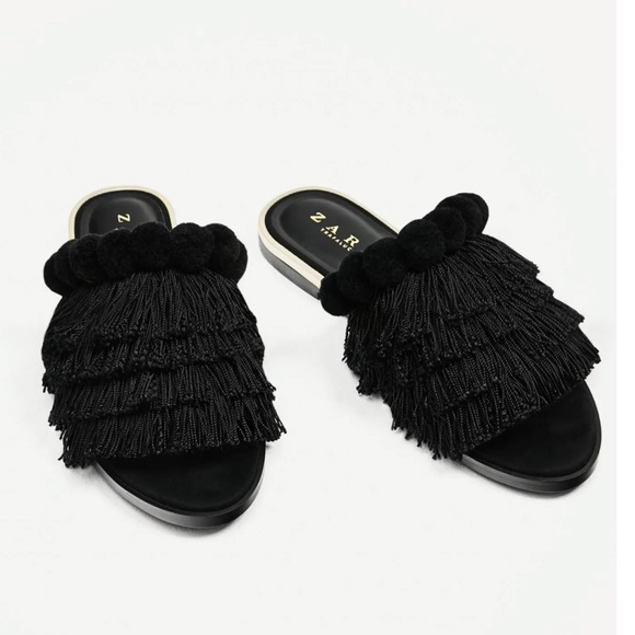 Zara Shoes - 🦋Zara Pom-Pom fringe slides